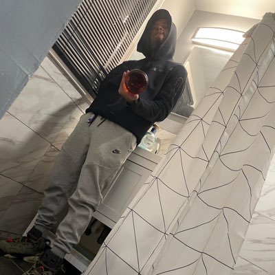 straight male 🙌🏽 / content creator / poly 😮💨 / bk bound