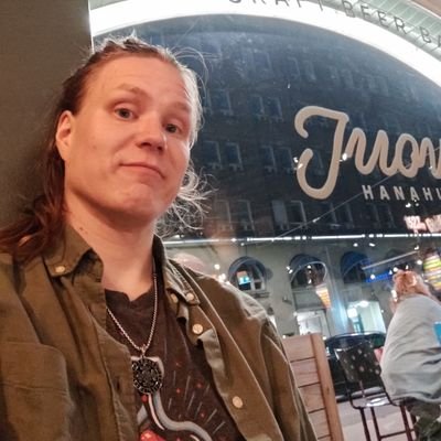 ICT-consult IRL. Twitch partner. I have done a lot of WoW raiding in the past. Let's try to understand one another.
