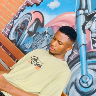 Creative Director @blizvisuals
Super ChelseaFC Fan