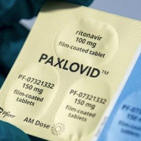 The single trial (EPIC-HR) supporting the FDA’s Paxlovid EUA included only unvaccinated people who had never previously had Covid-19.