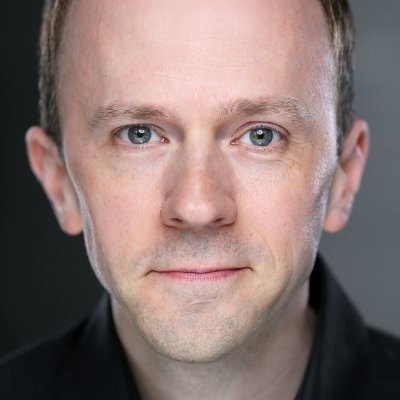 Official, unplugged Twitter profile of British actor, writer and theatrical, Kevin James.
Wearer of many hats, some of them fit.
Acting Rep: @CDMLtdAgency