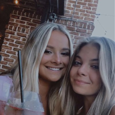 sarahmixon4's profile picture. yeehaw