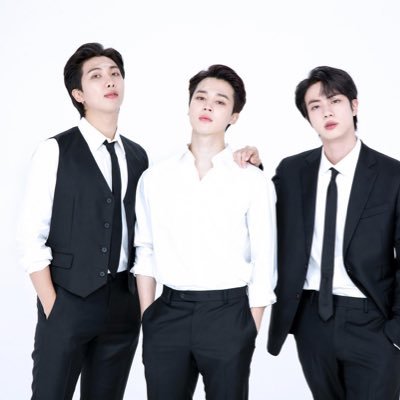 Dear_Namjoonssi's profile picture. BTS Army and Black Rose 💜🖤 Tattooed professional 40 something Instructional Designer & mother of two getting her MA and training for another half marathon