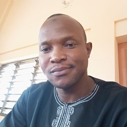 Juriste publiciste, jeune béninois résidant au Bénin !
