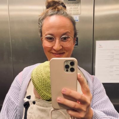 Passionate European, proud feminist and thirsty artoholic