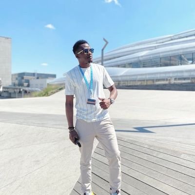 être homme c'est être responsable se connaître la honte en face d'une misère qui ne dépend pas de soi,c'est être fière d'une victoire de nos camarades.