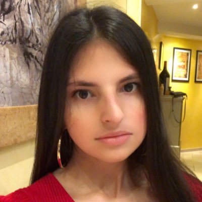 Angela84603639's profile picture. 19 ans, Lycéenne en terminale générale, j’adore le droit et la géopolitique, les langues également