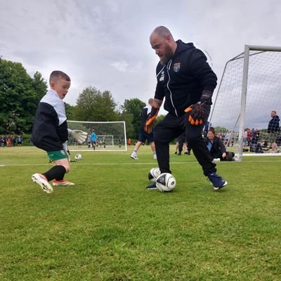 Proud father of 2 and passionate Goalkeeper coach. Nothing better than giving something back, and helping goalkeepers grow in confidence.