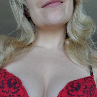 voltfables's profile picture. 18+ only. My twitter feed is just a taste of the daily content you can get! 3000+ 📷 300+ 📽️ no PPV and customs by request! 👇🏻