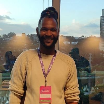 Estratégias de Comunicação Digital e Redes Sociais. Diretor Executivo – Àbba Consultoria. Graduando em Geografia pela UERJ.