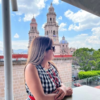 EveliaCazarez's profile picture. 