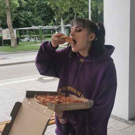 nebelstunden's profile picture. wanna cuddle?