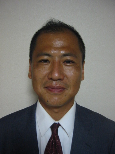 埼玉県と間違われる東京都東村山市に在住しています。テニスは学生時代からやっていたのですが、最近は月に１回できればいい方なペースになってきました。お酒大好き、旅行大好き、娘と遊ぶの大好きな中年です！