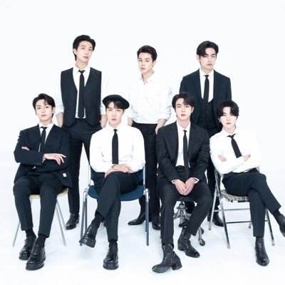 whatbtsreads's profile picture. 87L ARMY Mom 💜 Book Club Mostly active in IG #whatbtsreads (Since July 2021)