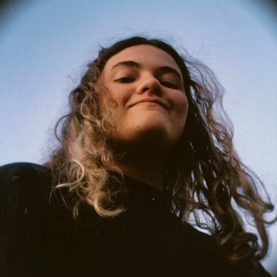 vitoriachecon's profile picture. 😶‍🌫️ // living my best life