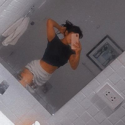 Trisshacats's profile picture. 4:20 💚