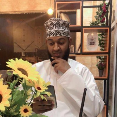 Tah94ir's profile picture. أن تعِيش فهذا يعني أن تكُون مُكهربًا في النهاية💡