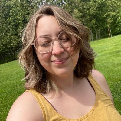 Latina. Dolly Parton lover. abolitionist. social work grad student.