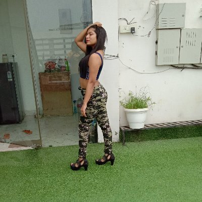 Theliterari's profile picture. 