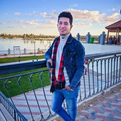 30 سنه زملكاوي متعصب لاه متعصب بجد معيد بكليه العلوم جامعه بني سويف الزمالك رقم واحد عندي ورقم اتنين لسه مجاش😂😊