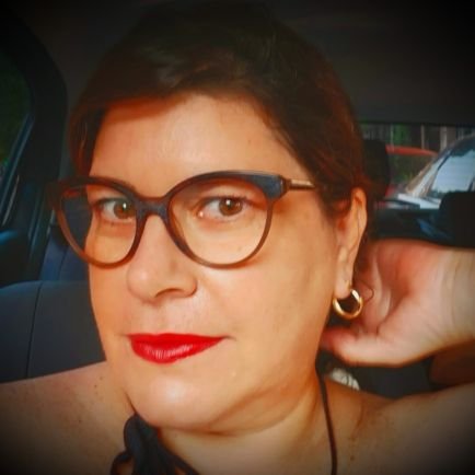 Asesora lingüística.
Corrección y edición de todo tipo de textos y escritos. Periodista.