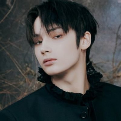 hyujkka's profile picture. having trouble? dw! hyuka came to help you (to add some troubles and disasters)