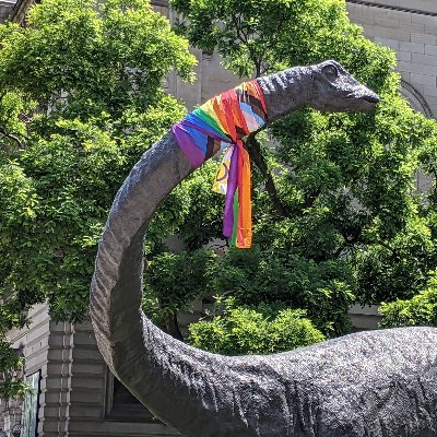 I'm Diplodocus carnegii, but call me Dippy. 
Born 150 million years ago, I now hang out at @CarnegieMNH in Pittsburgh. 
Come visit me!