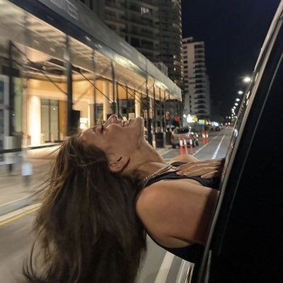 : يس كُل مآ اكتبـہ تححت اسمي . دائماً ترجمة لأحآسيسي . وّ ليس كٌل مآ أرسلـہ حكـآيـه عن واقعي إنما هي ( ڳِلمـات ) راقت لي وقد يحتاجها غيري .
