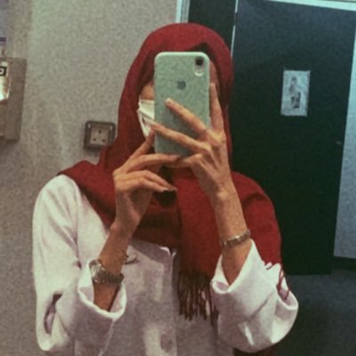 طالبه قانون و مصوره فوتغرافيه وسأكون كاتبه في يوم ما ،، متفائله وأحب ان ارى من حولي متفائل