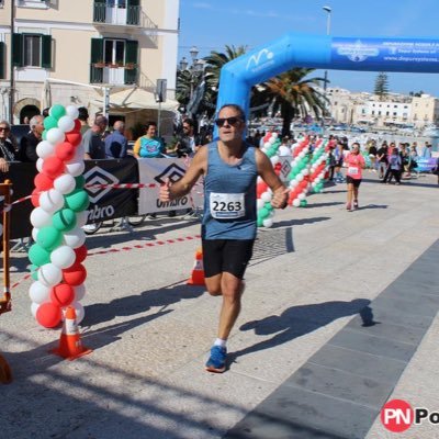 Vivi, corri per qualcosa, corri per un motivo. ..
Che sia la libertà di volare o solo di sentirsi VIVO...