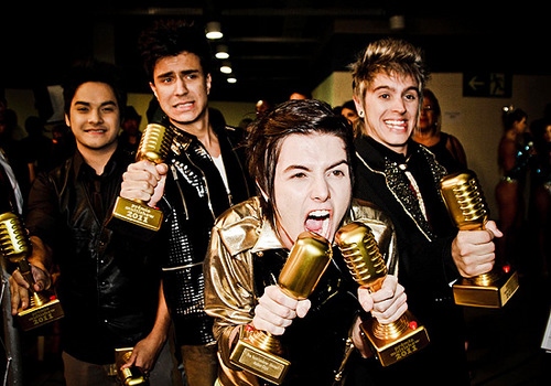 FC do Rio de Janeiro, dedicado aos idolos mais talentosos e lindos que existe!! 
Since: 07/08/2011