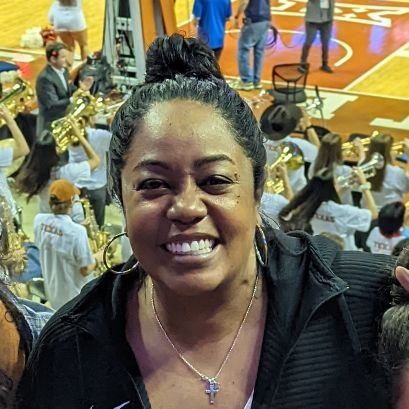 Loves Jesus✝️
Mommy🧑🏾👩🏾🧑🏾
Lifetime Longhorn 🤘🏾 TexasEx
🏀🏃🏽‍♀️Coach
📣Athletic Coordinator