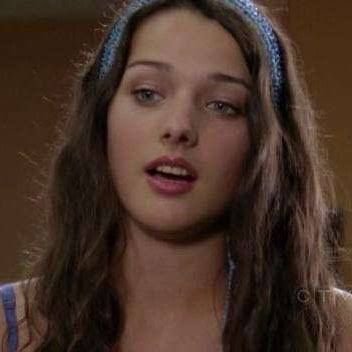 she/her | i mostly tweet about degrassi 💞 capricorn sun ☀️ virgo moon 🌙 cancer rising ✨ “she designed a life that she loved” 🎀