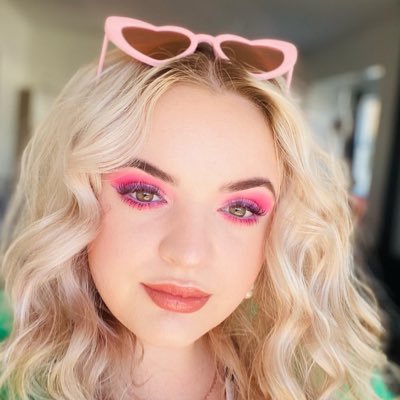 TiaHoran's profile picture. Life