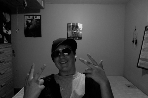 Riley_J_Taylor's profile picture. My name is Riley, and i dont wear shirts.