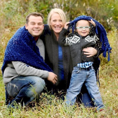 LiisaTwoEyesII's profile picture. As I age, I am embracing the idea of it more than I thought I would. I find true happiness in helping others and even more joy when it is not expected! 🥰