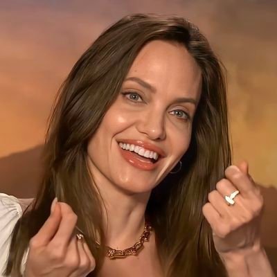 Geraldine -
♡︎Angelina Jolie | ♡︎Little Mix | ♡︎Marella https://t.co/bMJyYlGazR