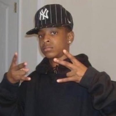 nwsznfime's profile picture. Saint Laurent don