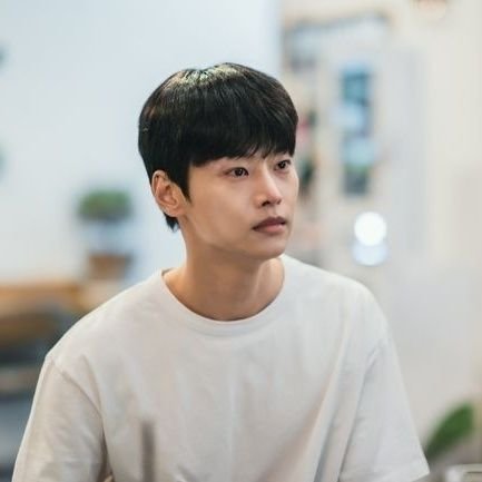 현생살다가 10주년 영상보고 돌아온 휴별이
내 십대의 절반, 20대의 절반을 함께하고 있는 나의 별님들💫
