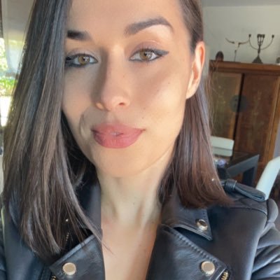 cristinalecter's profile picture. FrontDev 💻