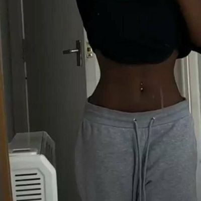 laxative_Liv's profile picture. 17