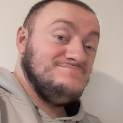 Hello my name is Russ 34 I'm a single man in search for a serious relationship that will lead to getting engaged marriage & a family someday