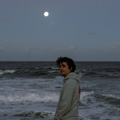 Hace de cuenta que estás leyendo una biografía graciosa, única, interesante y filosófica.