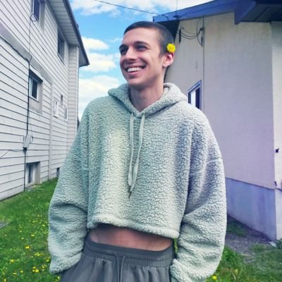 itsbeedee's profile picture. they/she/he/anything else you can think of
a 24 year old non-binary queer 💛💜🏳️‍⚧️