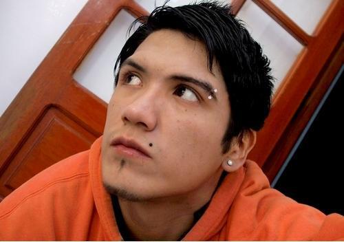 Ingeniero de profesión, programador multipolar, usuario de GNU/Linux, web developer, cafeinomano, geek & teck-freak.