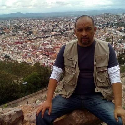 Padre de tres profesionistas.
Soy de izquierda, soy 4t, soy uno de los 30 millones de votos. Y estoy
al 100 con el México de AMLO.