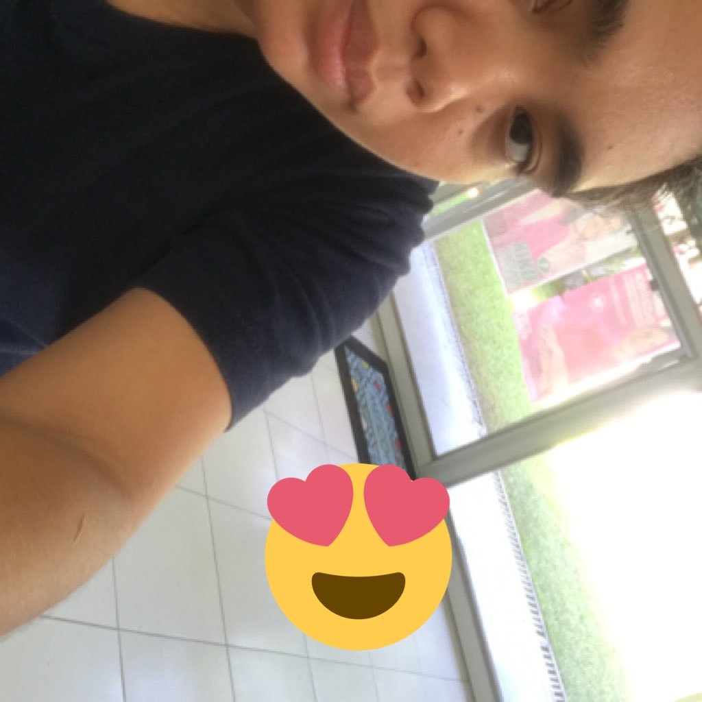 EslaoSofia's profile picture.