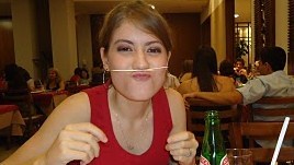 Naturalmente eu sou irritável, naturalmente meu humor não é brilhante, mas de um modo geral eu sou alegre. (Clarice Lispector)