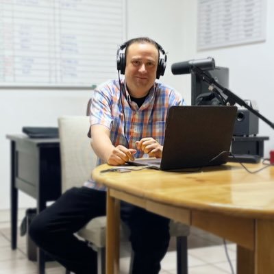 Soy psicólogo especialista en adicciones, maestro en terapia cognitivo-conductual