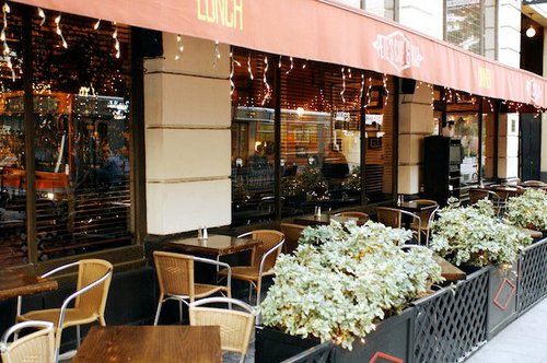 Located at the corner of 4th and Main, Pete's Cafe & Bar
is a beautiful and bustling city cafe in the heart of downtown.